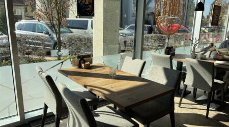 Livi's Café and Lounge